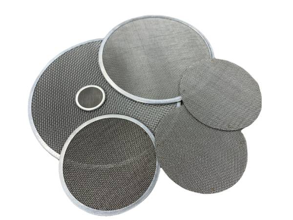 Se muestran varios discos de filtro de polímero