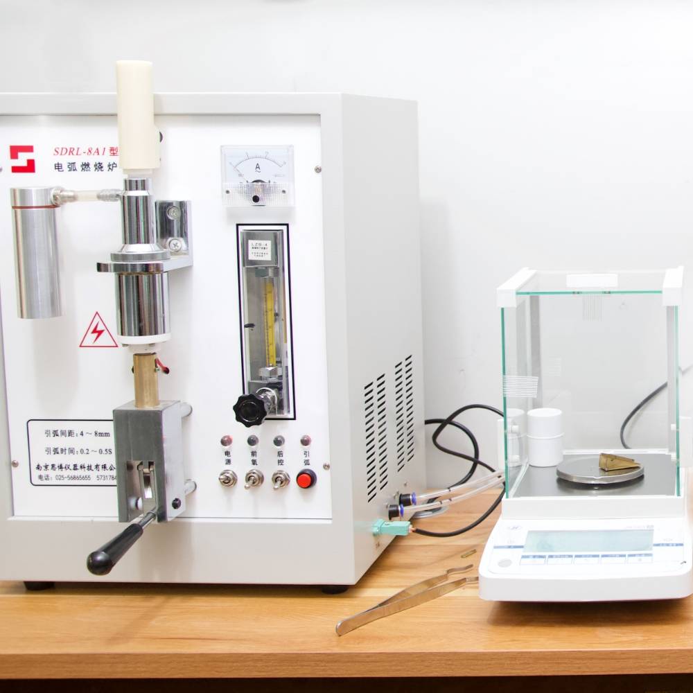 原料組成分析は、炭素硫黄分析装置を使用して実行されています。